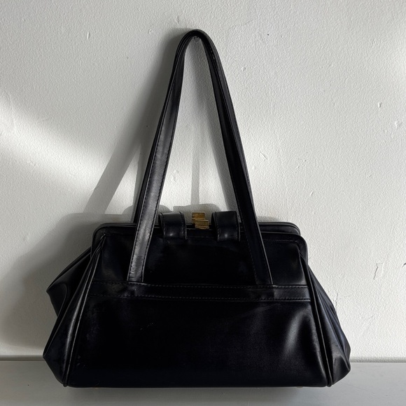 Vintage Black Leather Shoulder Bag - Picture 6 of 12